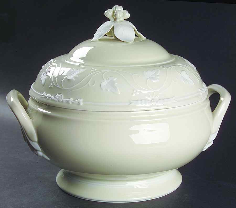 Imperatrice Ivory Tureen &  Lid by Charles Field Haviland-1