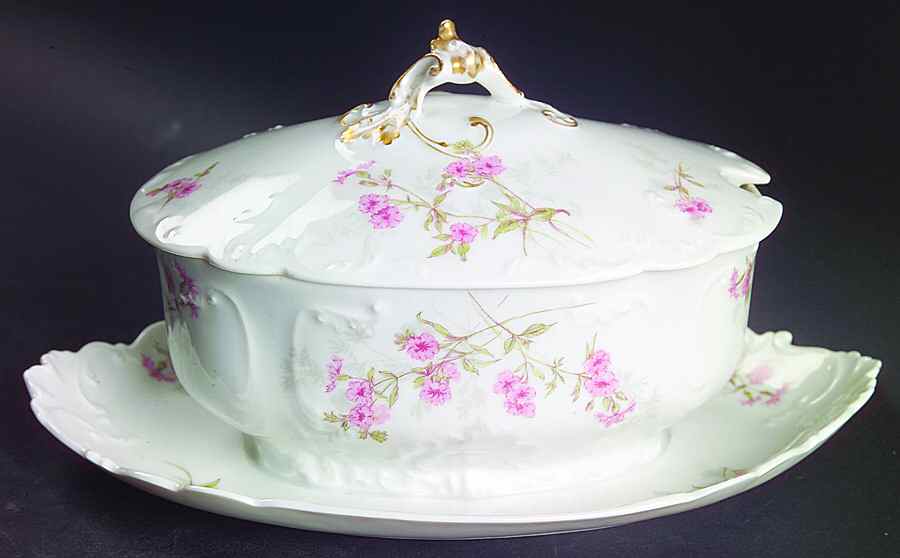 Schleiger 382 Sauce Boat with Attached Underplate & Lid by Charles Field Haviland-1