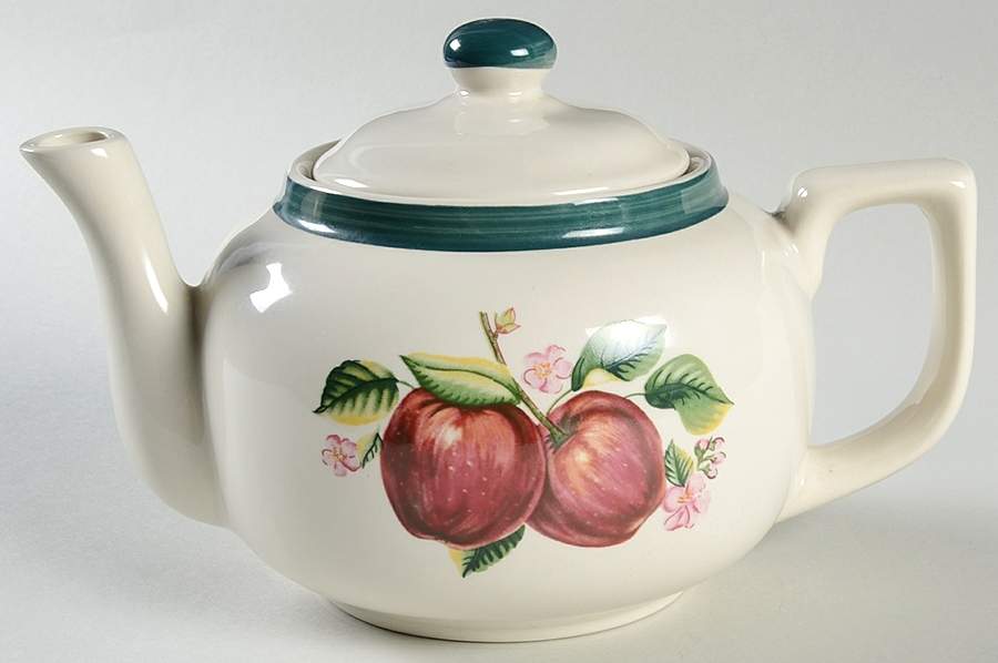 Apples (Casuals) Teapot & Lid by China Pearl-1