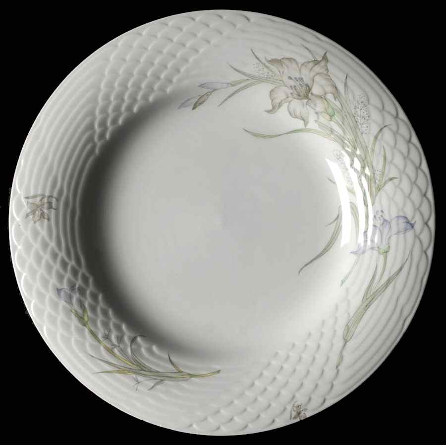 Daffodil Luncheon Plate by China Pearl-1