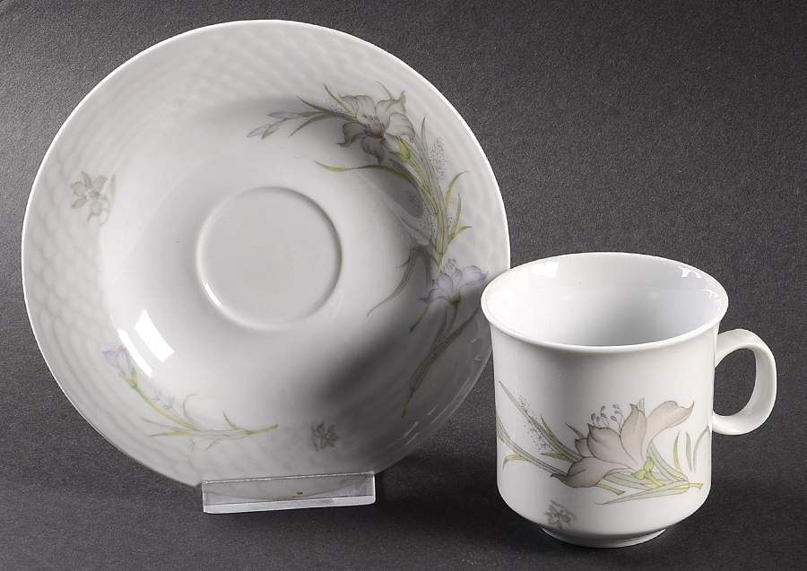 Daffodil Flat Cup & Saucer Set by China Pearl-1