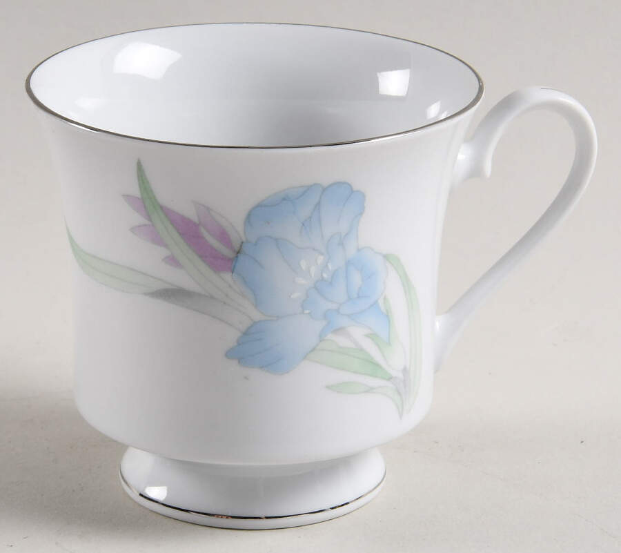 Lily Footed Cup by China Pearl-1
