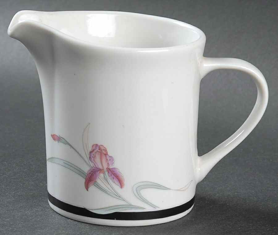 Versailles Creamer by China Pearl-1
