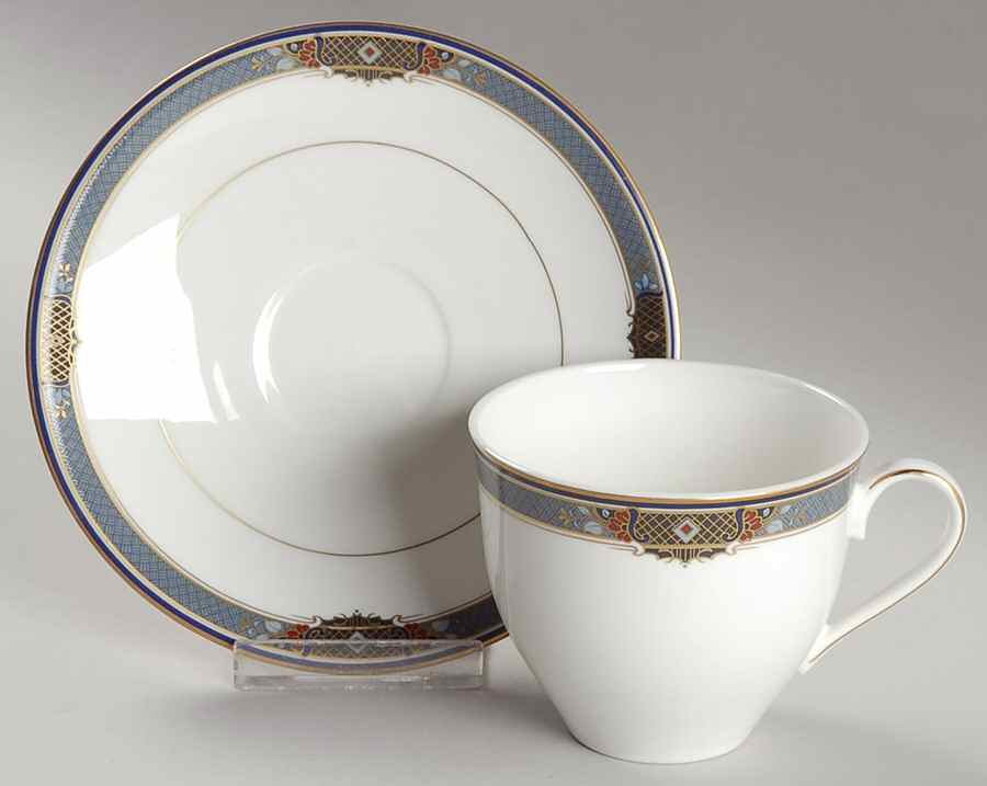 Barclay Flat Cup & Saucer Set by Christopher Stuart-1