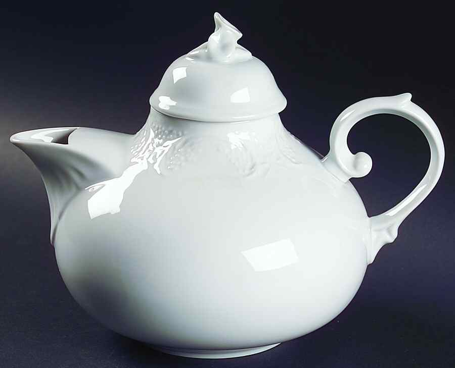 Batalha White Teapot & Lid by Christopher Stuart-1
