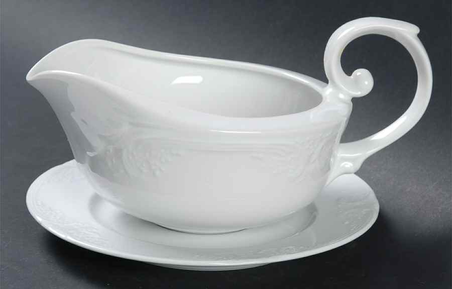 Batalha White Gravy Boat & Underplate by Christopher Stuart-1