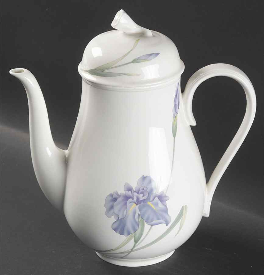 Iris Coffee Pot & Lid by Christopher Stuart-1