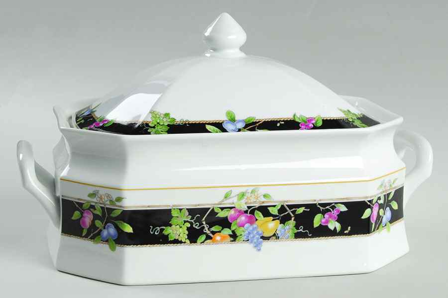 Orchard Park Octagonal Covered Vegetable by Christopher Stuart-1