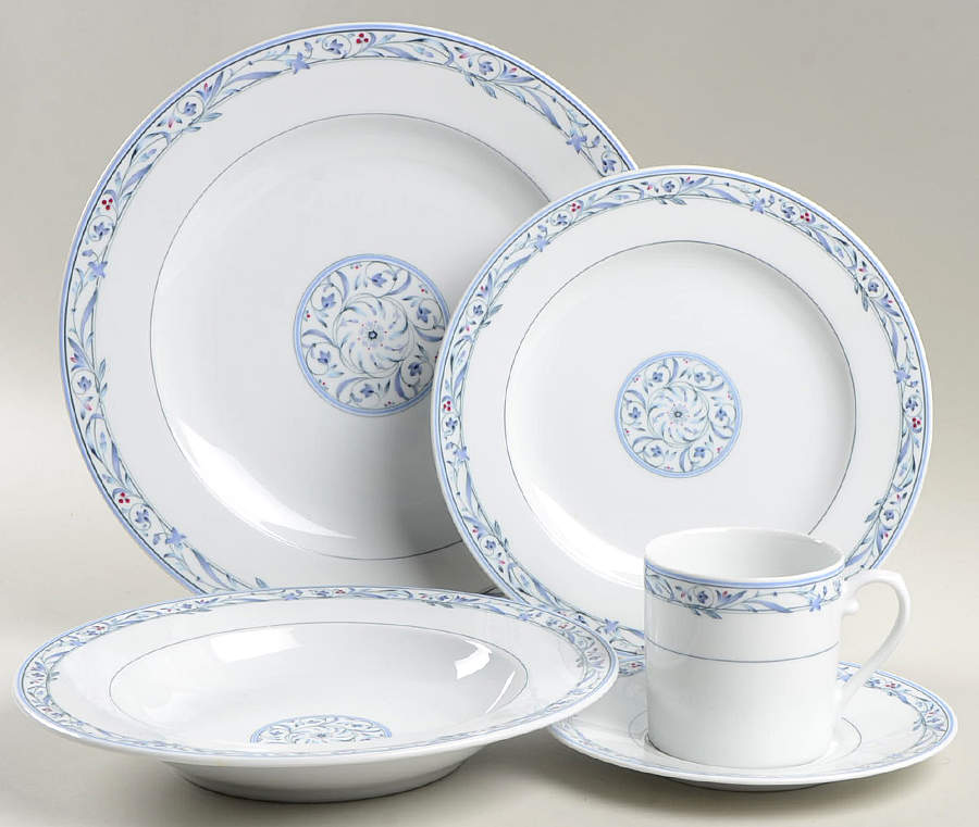 Overture 5 Piece Place Setting by Christopher Stuart-1