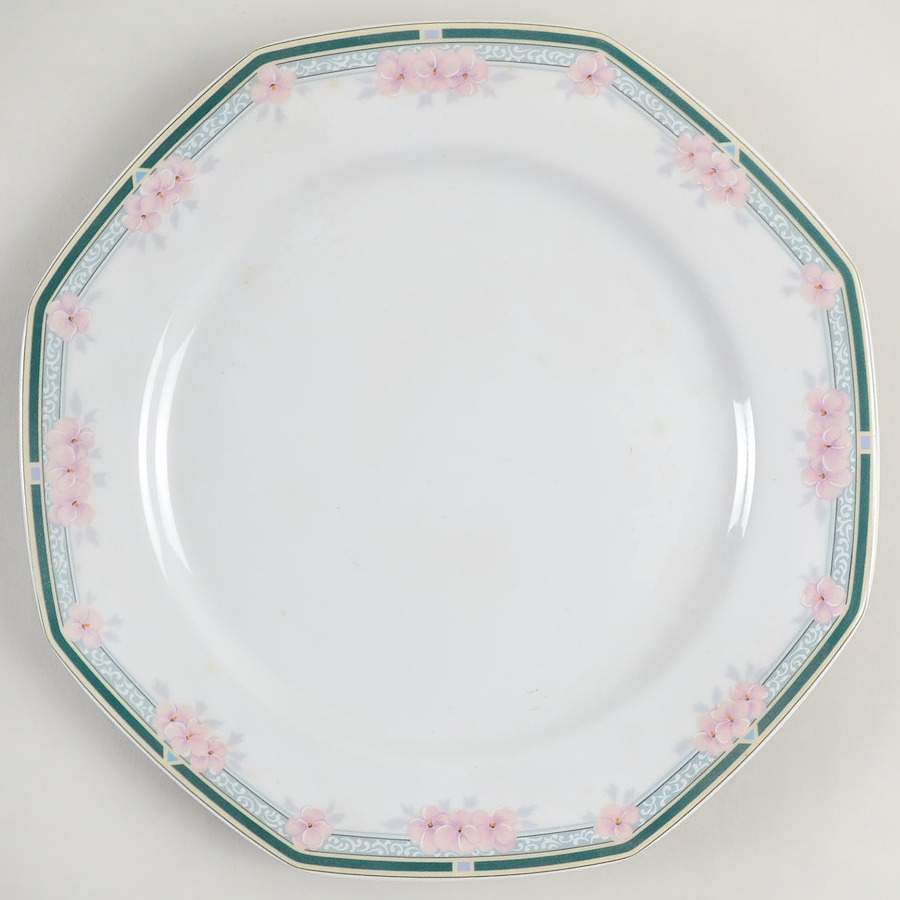 Wellesley Dinner Plate by Christopher Stuart-1