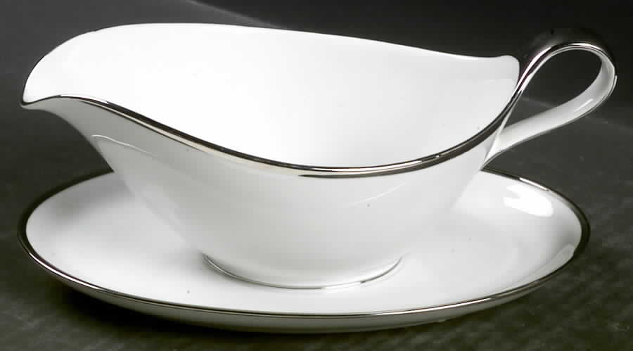 Plaza Gravy Boat with Attached Underplate by James Chatelaine-1