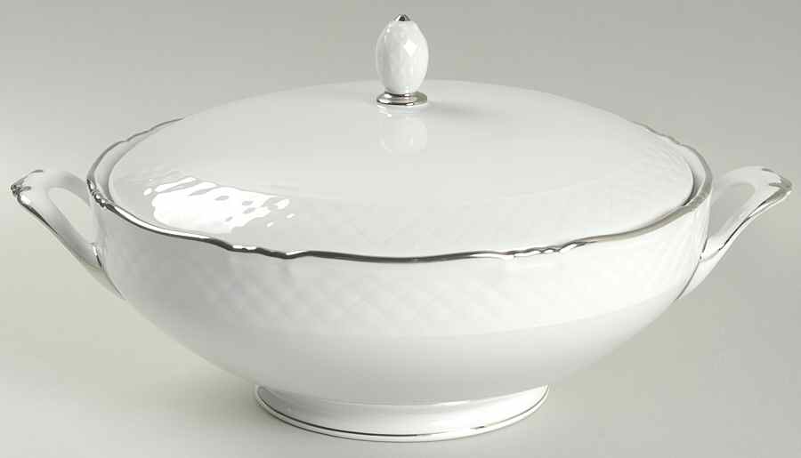 Princess Round Covered Vegetable by James Chatelaine-1