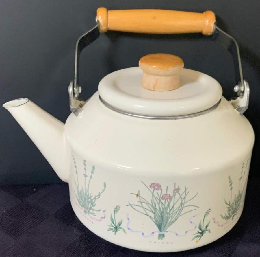 Woodbine Meadows Kettle & Lid by Certified International-1