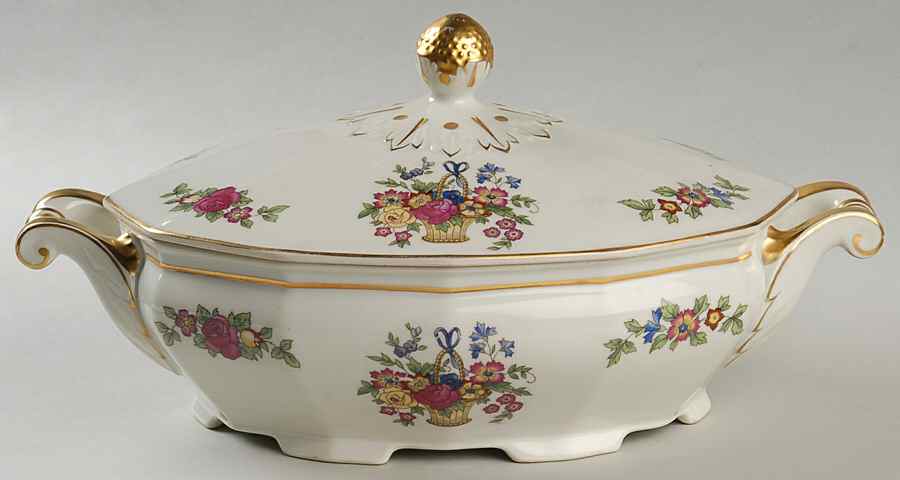 CIM16 Oval Covered Vegetable by Crown Imperial-1