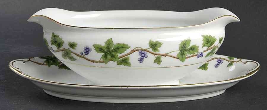 Vineyard Gravy Boat with Attached Underplate by Citadel-1