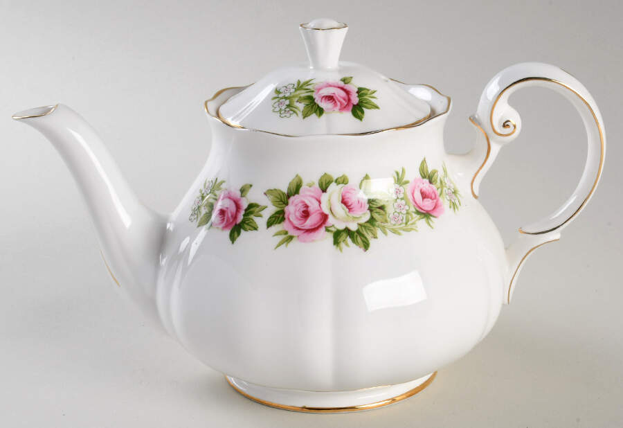 Enchantment Teapot & Lid by Colclough-1