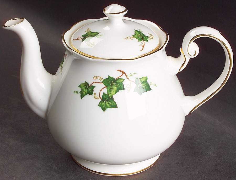 Ivy Leaf Teapot & Lid by Colclough-1