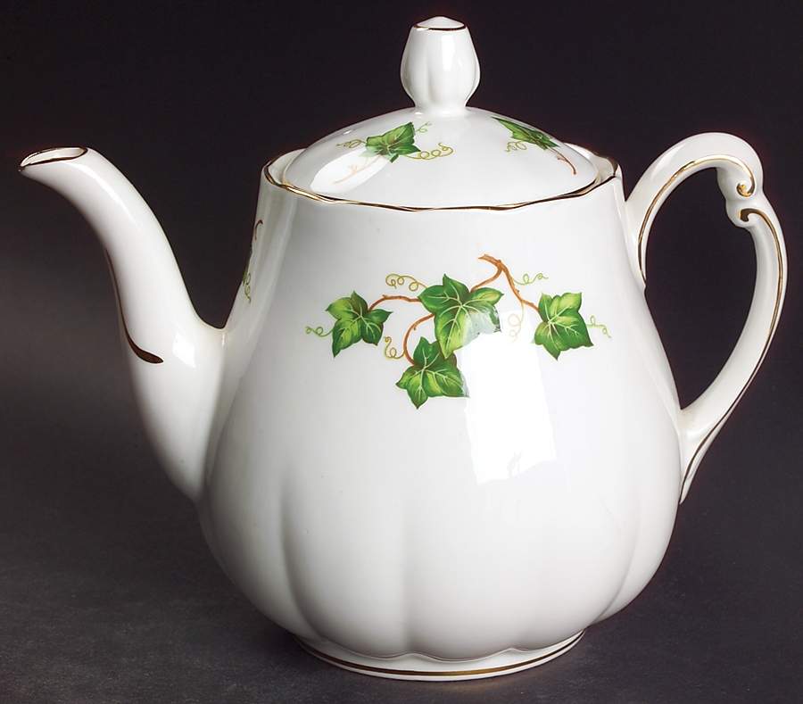 Ivy Leaf Teapot & Lid by Colclough-1