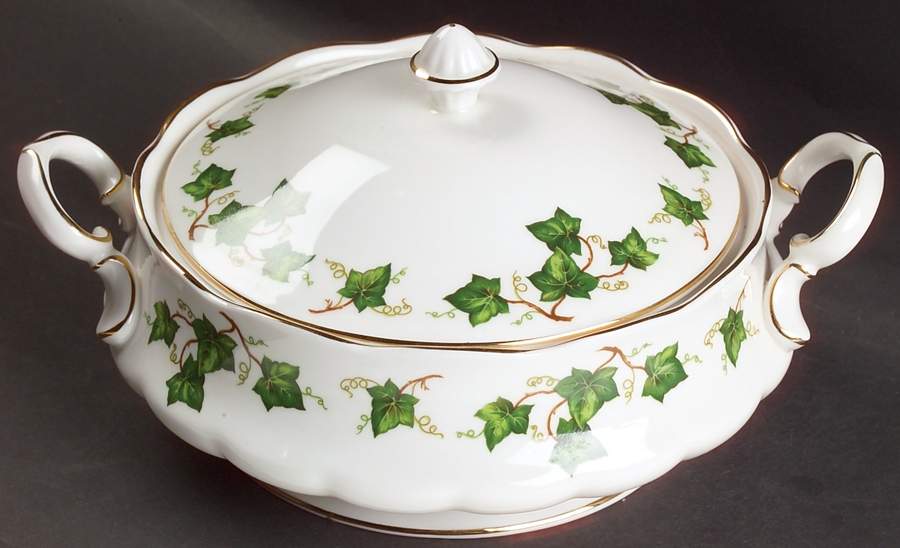 Ivy Leaf Round Covered Vegetable by Colclough-1