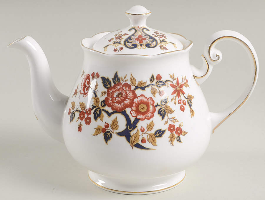 Royale Teapot & Lid by Colclough-1