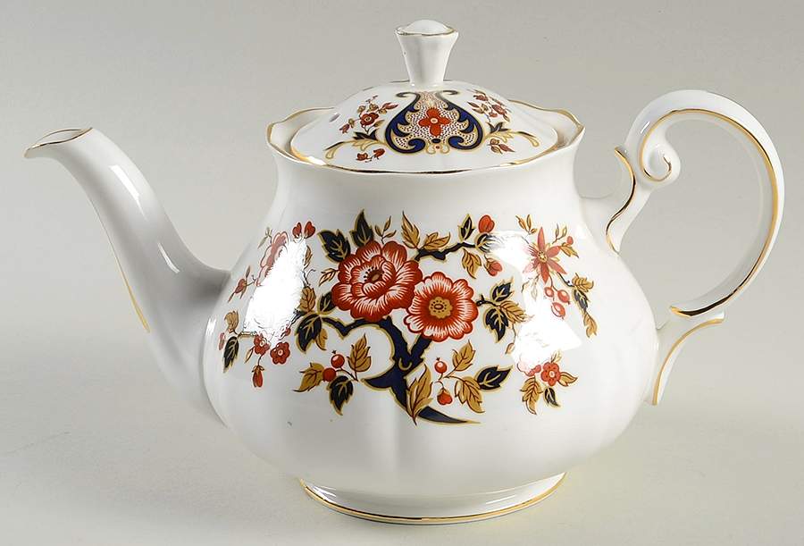 Royale Teapot & Lid by Colclough-1