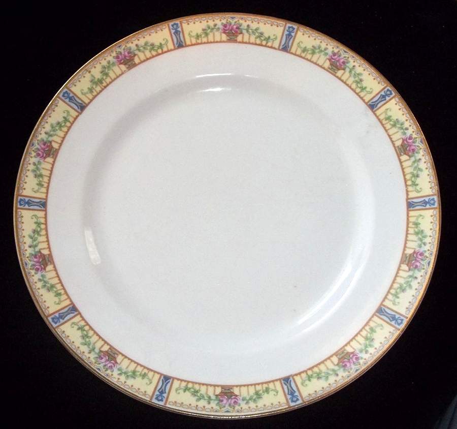 CLE7 Dinner Plate by Cleveland (USA)-1