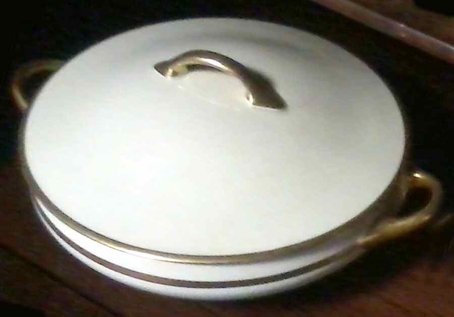Hathaway Round Covered Vegetable by Cleveland (USA)-1