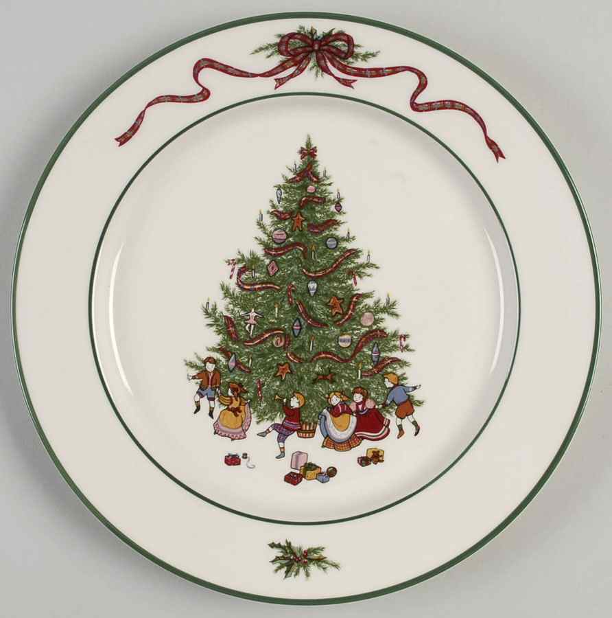 O'Tannenbaum Dinner Plate by The Cellar (China)-1