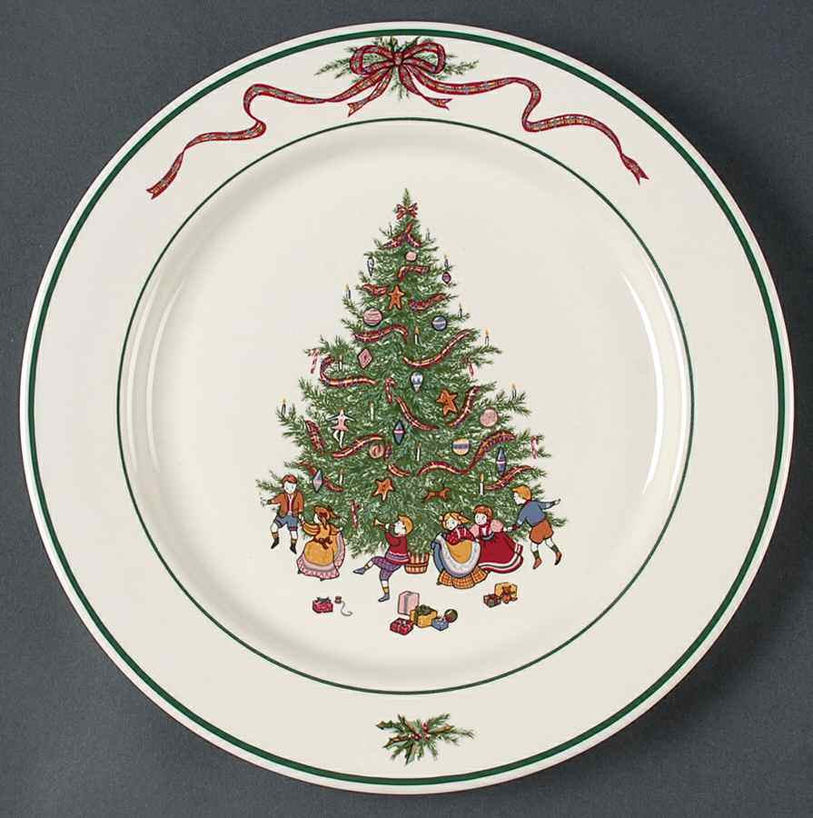 O'Tannenbaum Dinner Plate by The Cellar (China)-1