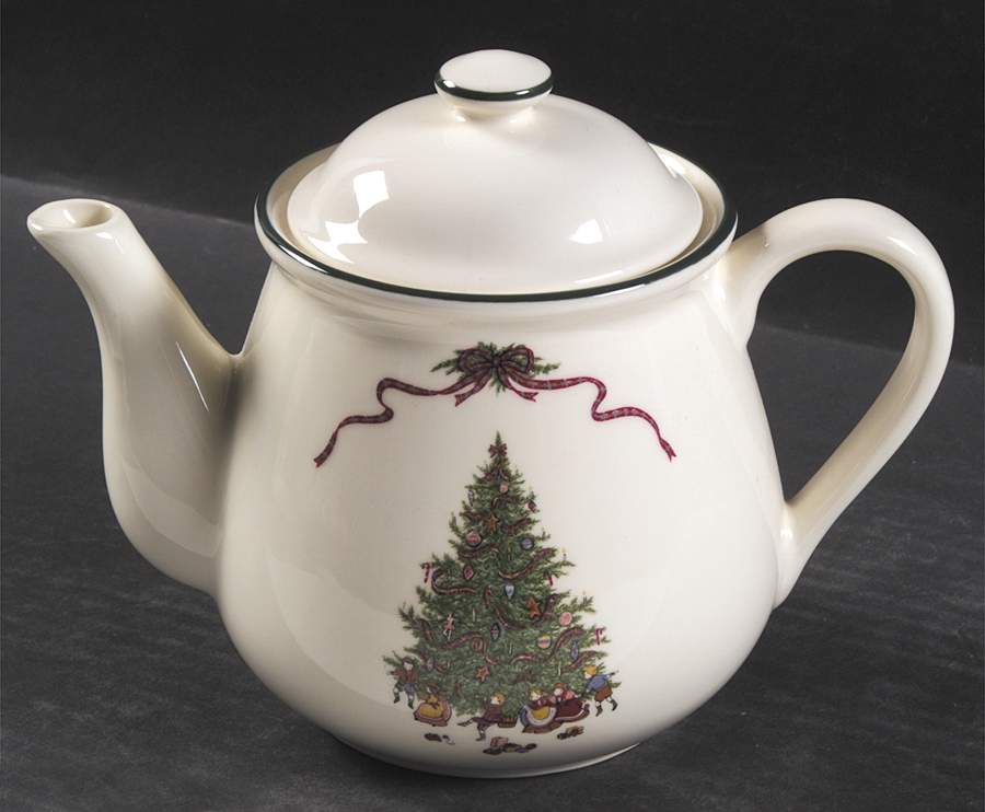 O'Tannenbaum Teapot & Lid by The Cellar (China)-1