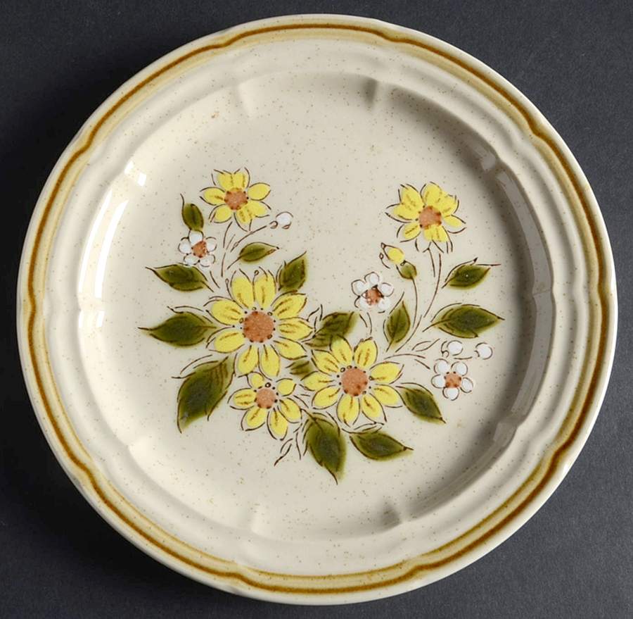 Spring Daisy Salad Plate by Crown Manor-1