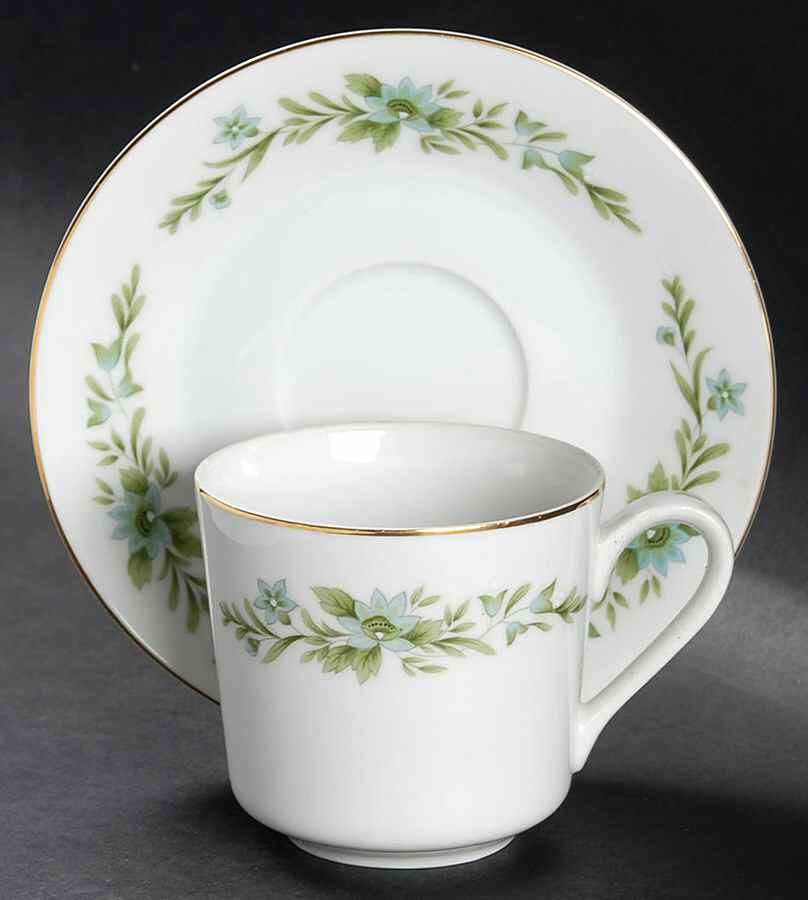 Garlands of Glory Flat Cup & Saucer Set by Creative Manor-1