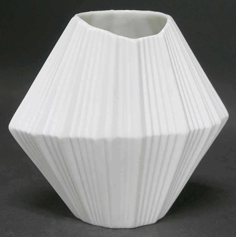 0288 6" Vase by Kaiser-1