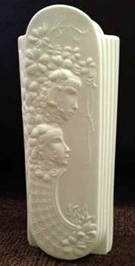 0230 9" Vase by Kaiser-1