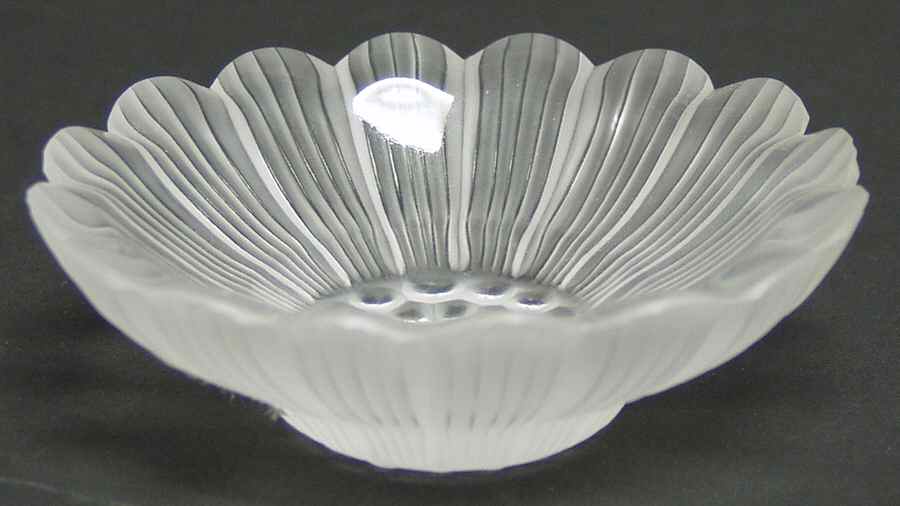 Paquerettes Ashtray by Lalique-1