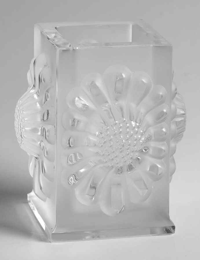 Paquerettes Cigarette Holder by Lalique-1