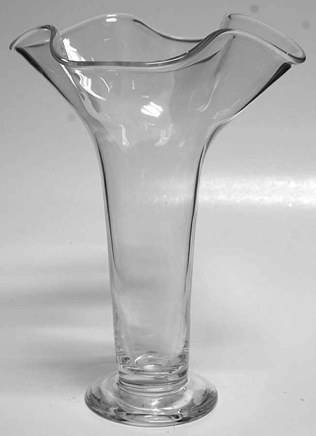 Chanterelle 10" Flower Vase by Orrefors-1