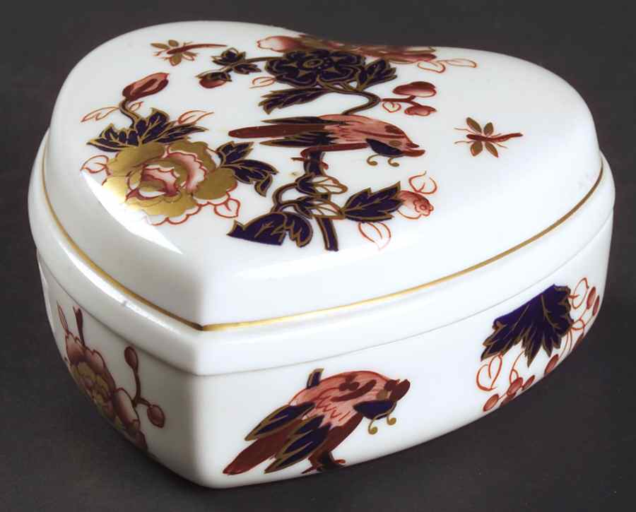 Hong Kong (New Backstamp, Mauve Flowers) Heart Shape Box & Lid by Coalport-1