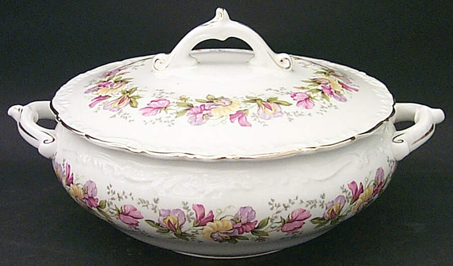 Marilyn Round Covered Vegetable by Coalport-1
