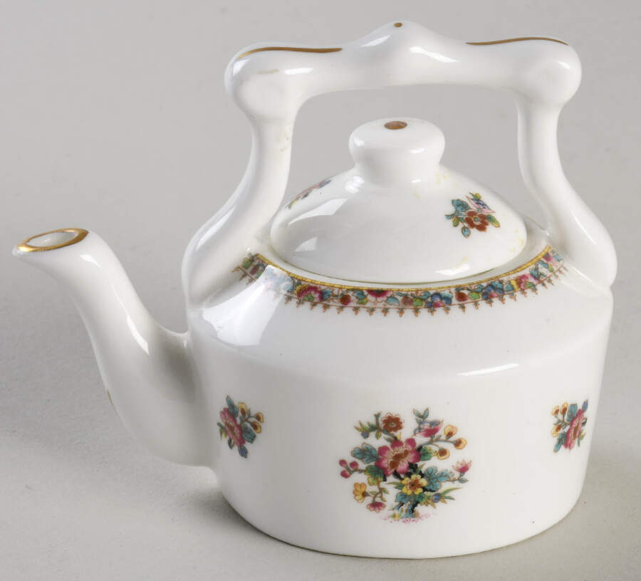 Ming Rose Miniature Kettle & Lid by Coalport-1