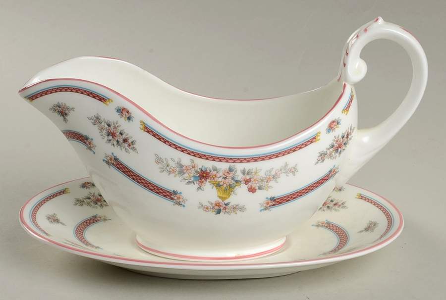 Montdore Gravy Boat & Underplate by Coalport-1