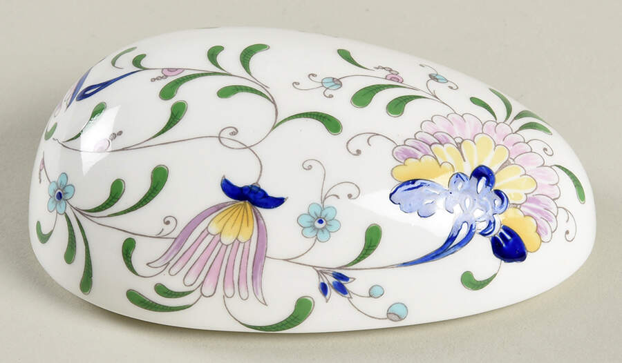 Pageant Lid for Medium Egg Box by Coalport-1