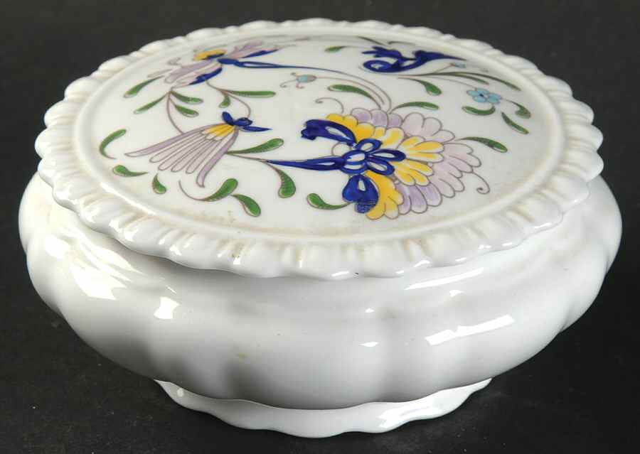 Pageant Powder Box with Lid by Coalport-1