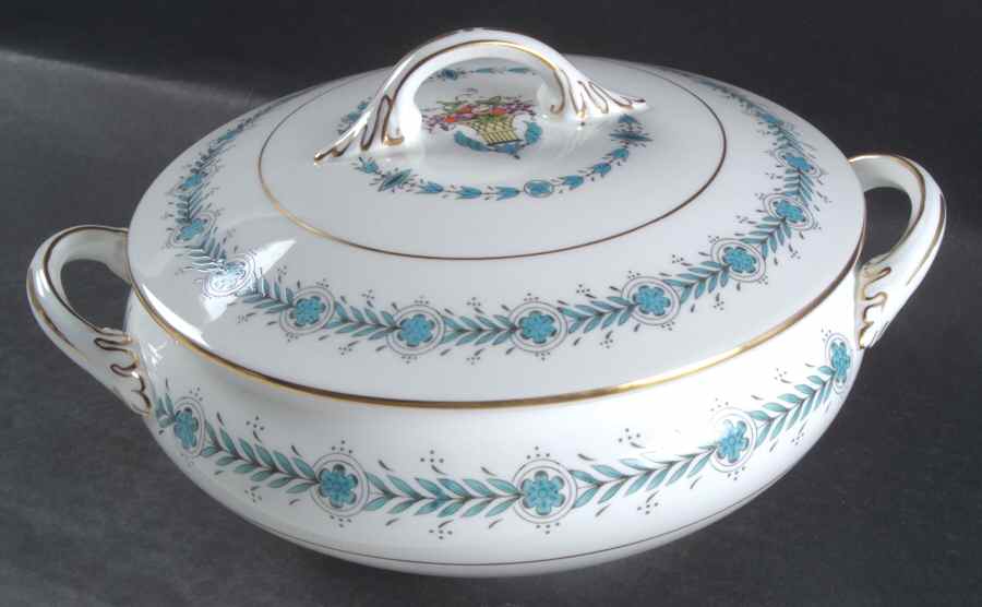 Queen Elizabeth White (Smooth) Round Covered Vegetable by Coalport-1