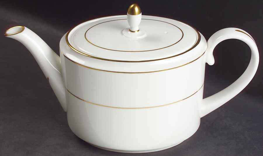 Royalty Teapot & Lid by Coalport-1