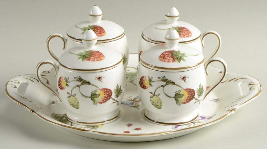 Strawberry (Scalloped) Pot De Creme Set (Tray with 4 Pots) by Coalport-1