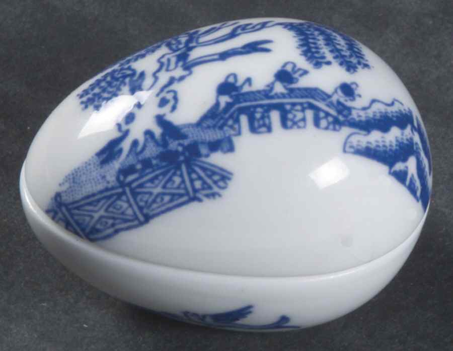 The Willow Blue (Newer, Bone) Toy Egg Box & Lid by Coalport-1