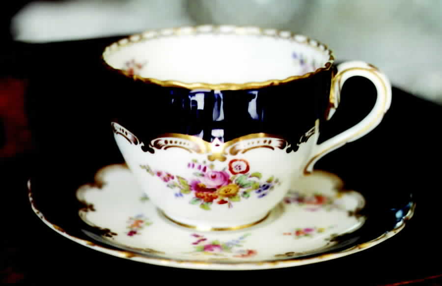 Y2067 Footed Cup & Saucer Set by Coalport-1