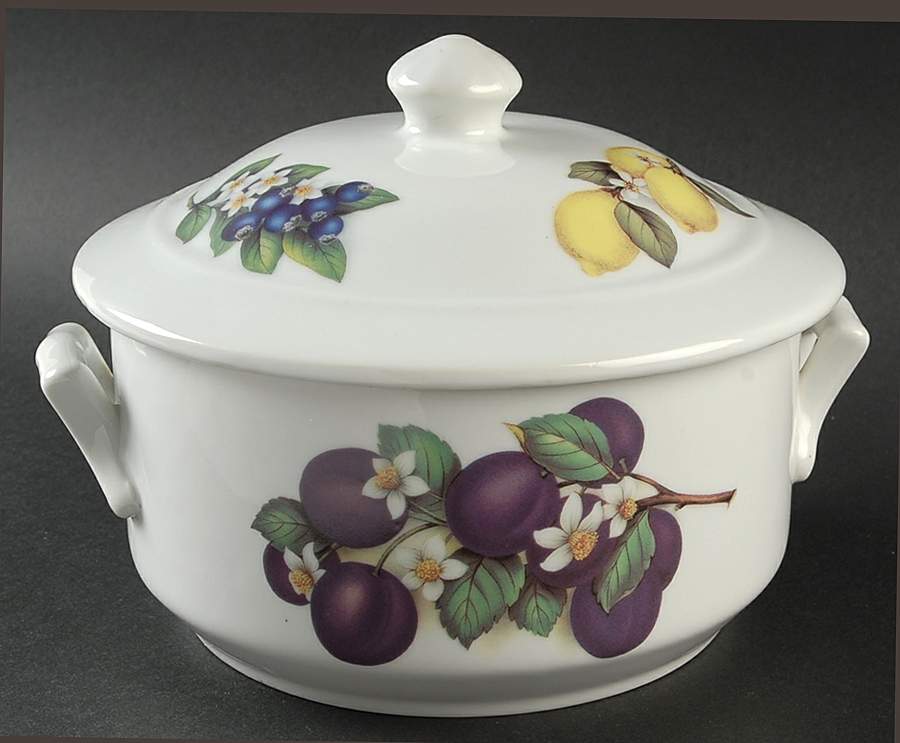 Catherine 2.5 Qt Round Covered Casserole by BIA Cordon Bleu-1