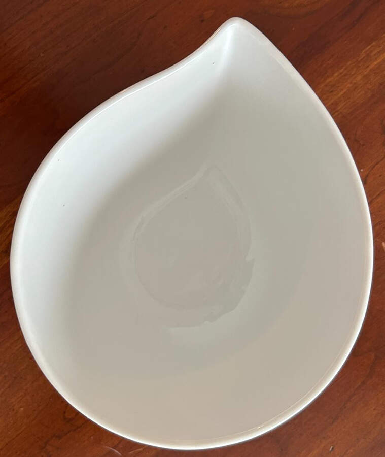 Classic White (Smooth) Teardrop Bowl by BIA Cordon Bleu-1